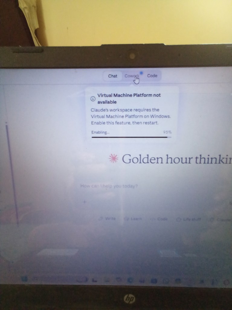 Claude Cowork enabling Virtual Machine Platform progress bar at 95% with message "Enabling..." showing successful Windows setup in progress